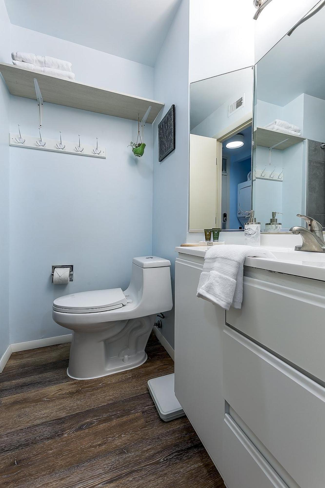 Beautiful Lake View Studio Condo At The Shores Traverse City Exterior foto